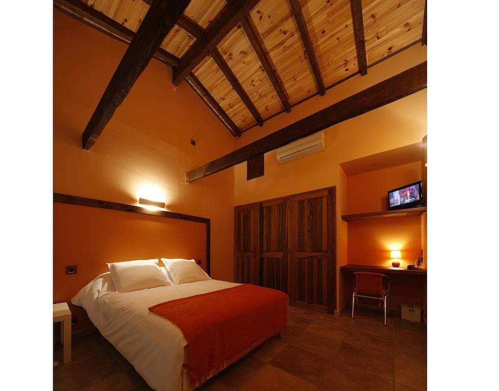 Hotel Restaurant Chez Pito Busque ภายนอก รูปภาพ